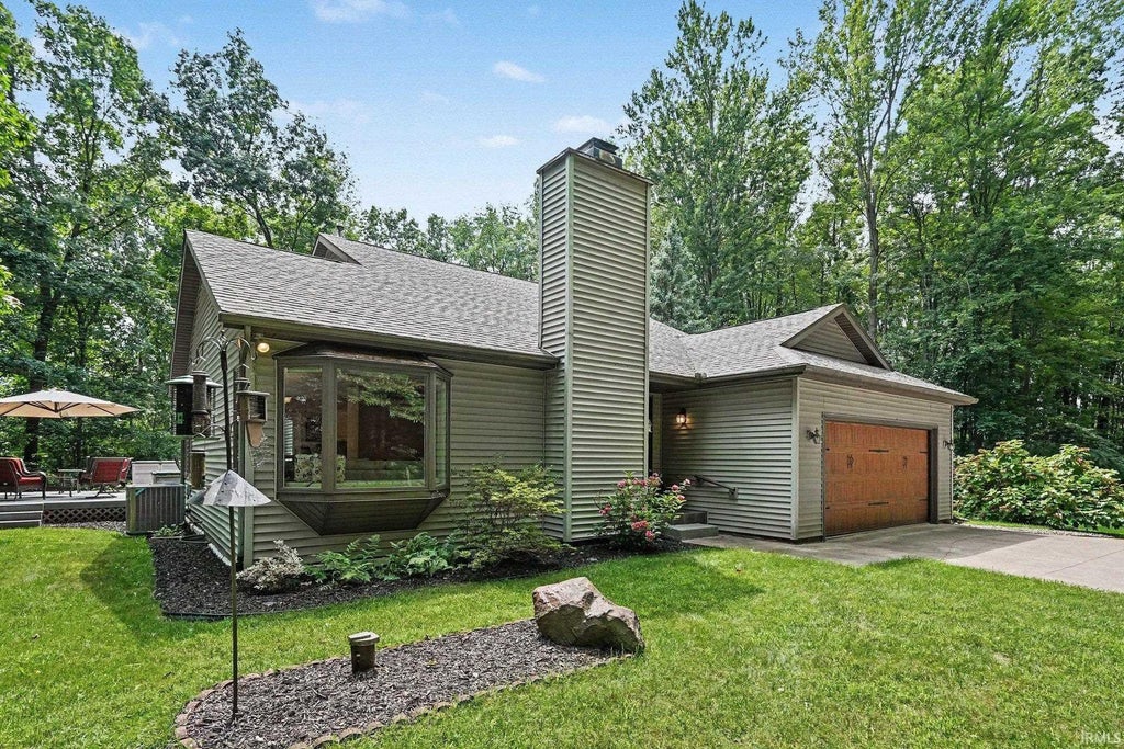 Photo of 17527 County Road 14, Goshen, IN 46528 (MLS # 202634738)
