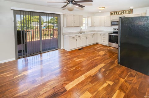 Tiny photo for 713 W Buena Vista Road, Evansville, IN 47710 (MLS # 202642744)
