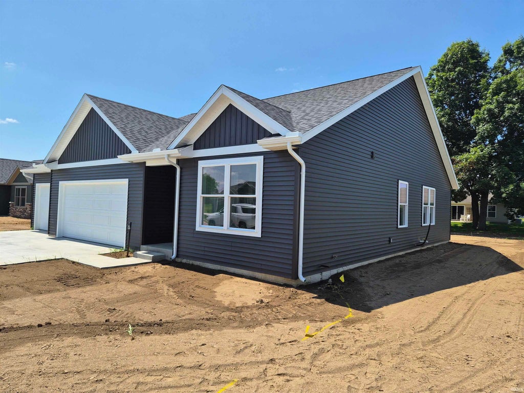 Photo of 435 N Eastfield Circle, Milford, IN 46526 (MLS # 202630881)