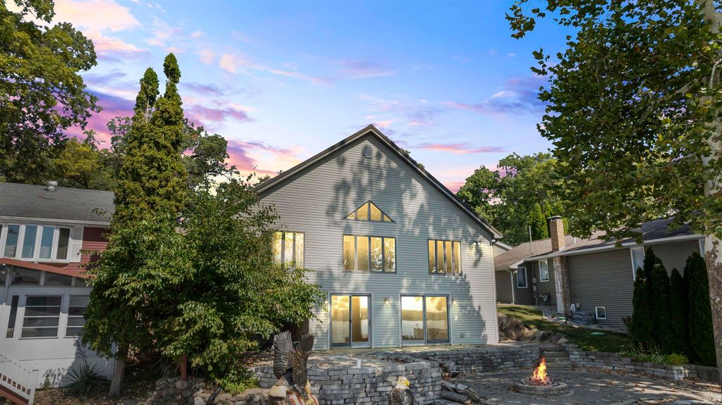 Photo of 7 EMS D7A Lane, Syracuse, IN 46567 (MLS # 202537893)