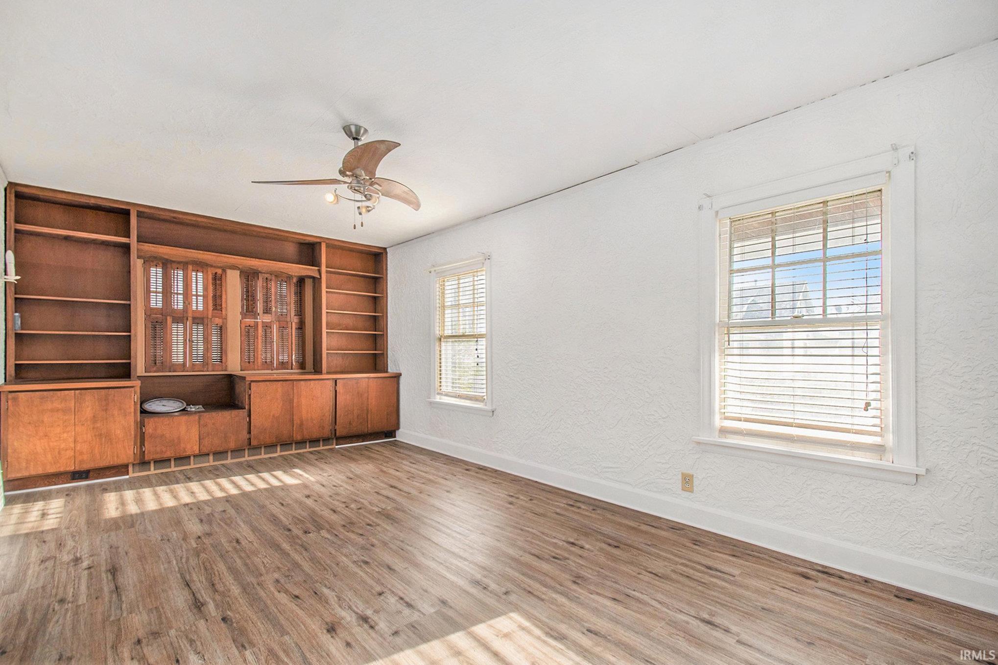 South Bend, Indiana 46615, United States, 2 Bedrooms Bedrooms, ,1 BathroomBathrooms,Residential,Pending,106896