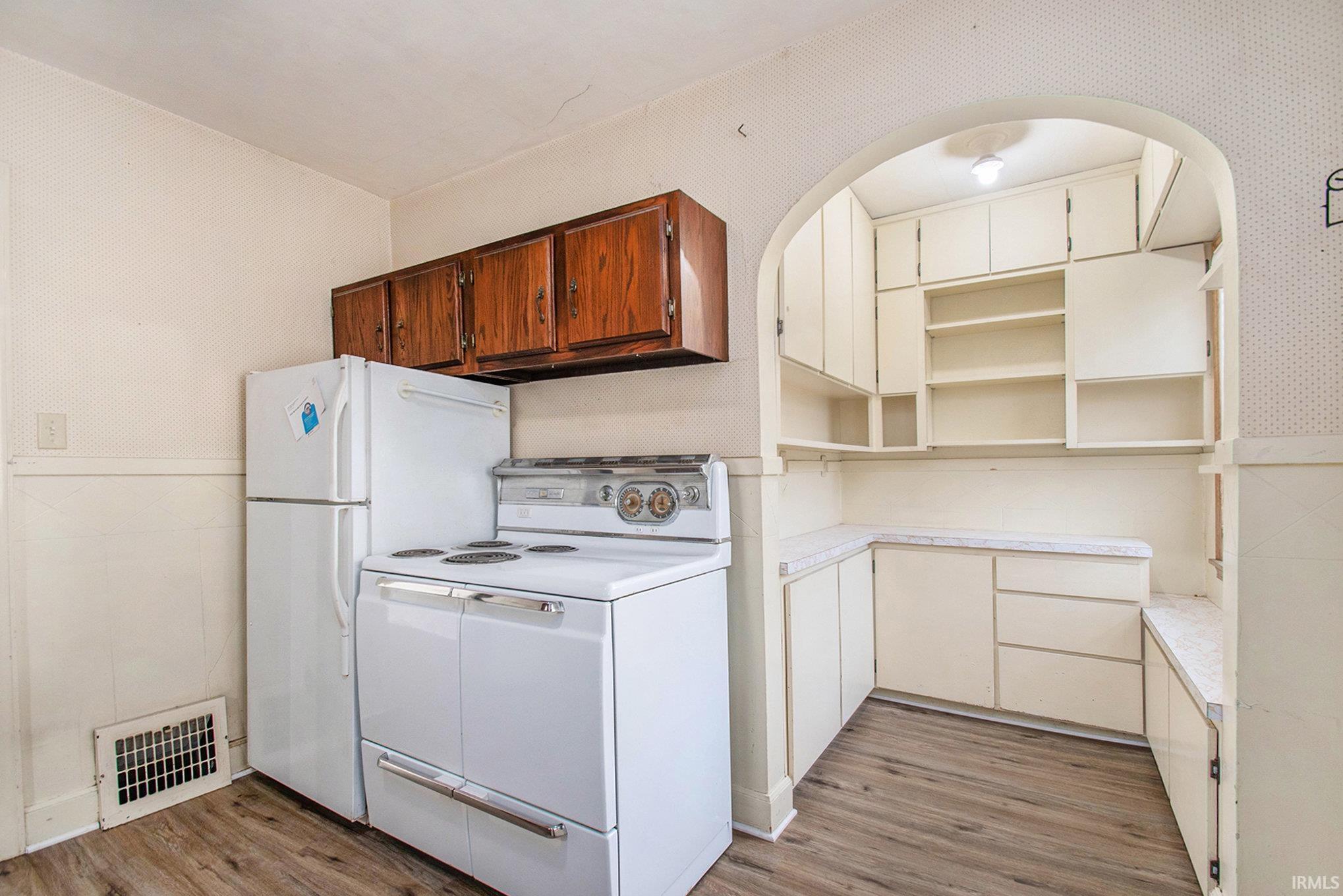 South Bend, Indiana 46615, United States, 2 Bedrooms Bedrooms, ,1 BathroomBathrooms,Residential,Pending,106896