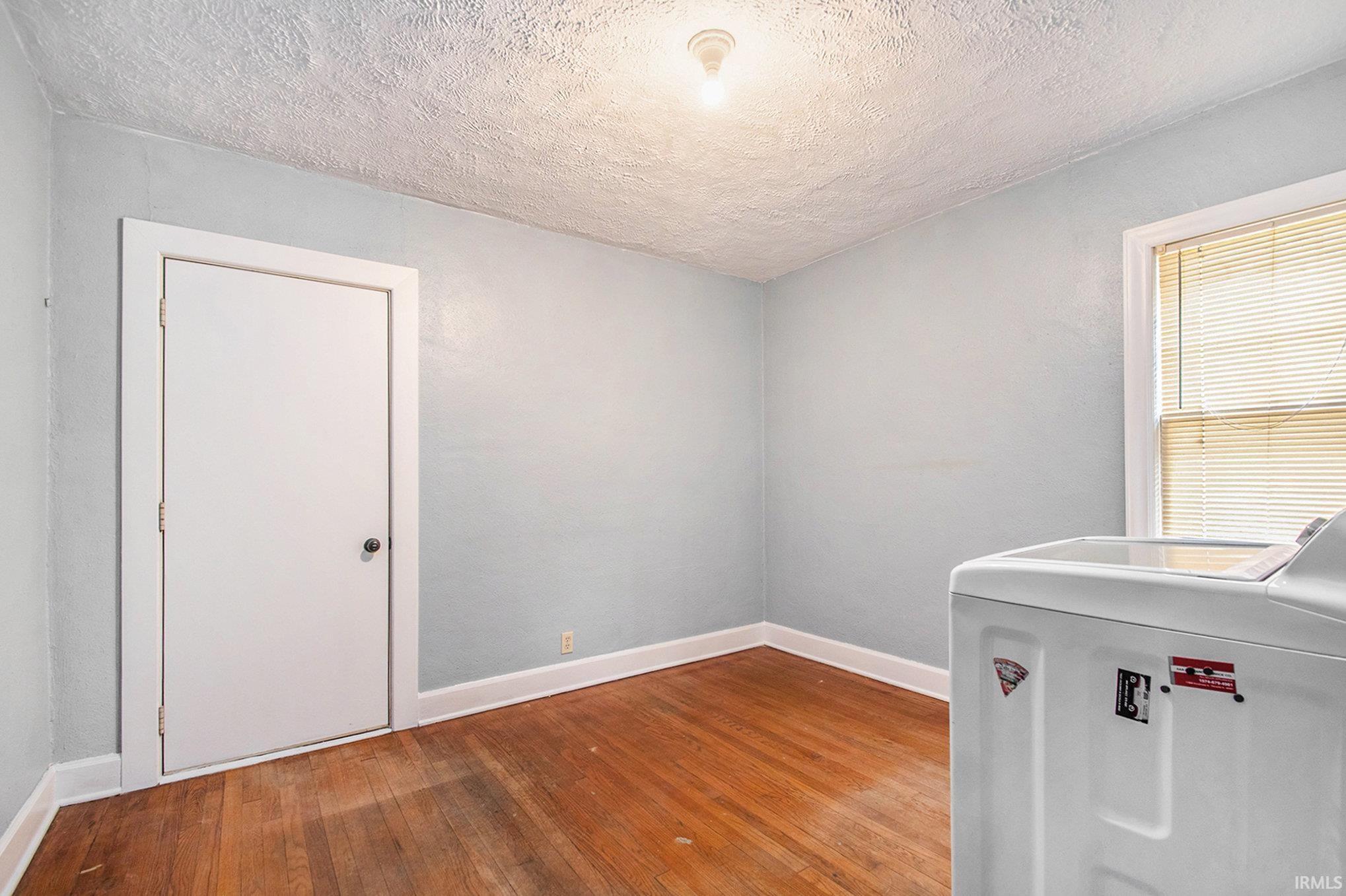 South Bend, Indiana 46615, United States, 2 Bedrooms Bedrooms, ,1 BathroomBathrooms,Residential,Pending,106896