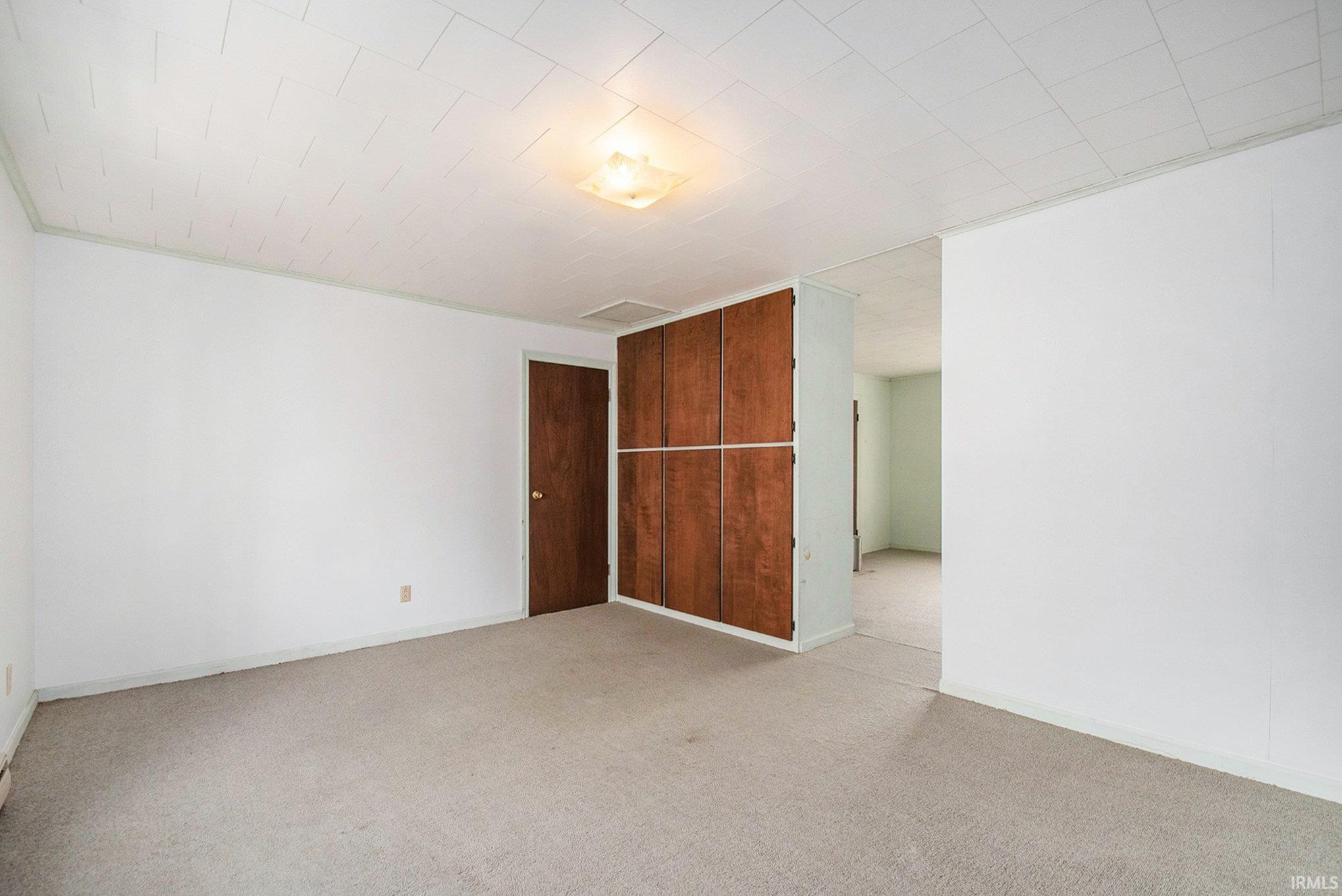 South Bend, Indiana 46615, United States, 2 Bedrooms Bedrooms, ,1 BathroomBathrooms,Residential,Pending,106896