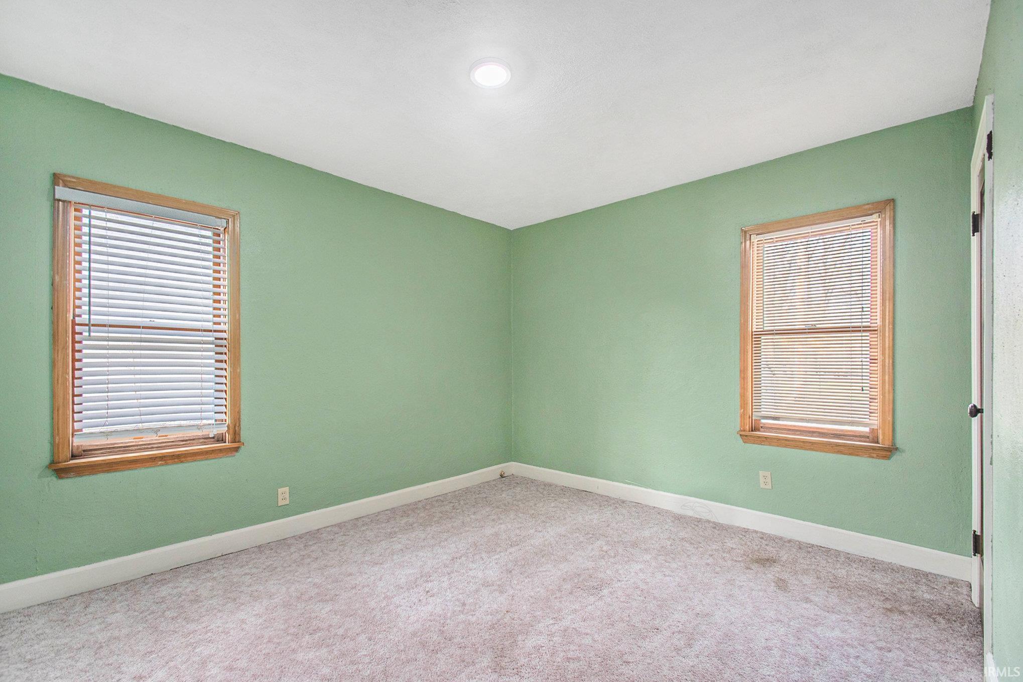 South Bend, Indiana 46615, United States, 2 Bedrooms Bedrooms, ,1 BathroomBathrooms,Residential,Pending,106896