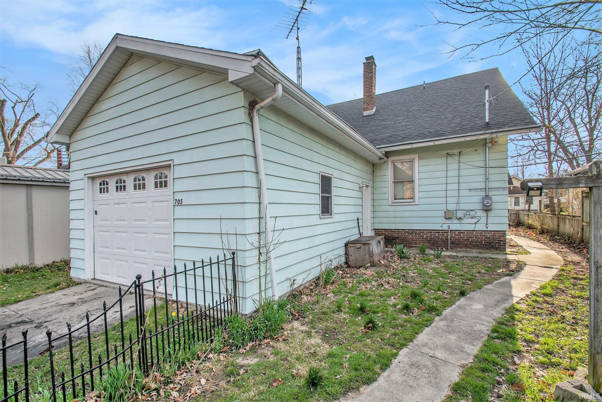 South Bend, Indiana 46615, United States, 2 Bedrooms Bedrooms, ,1 BathroomBathrooms,Residential,Pending,106896