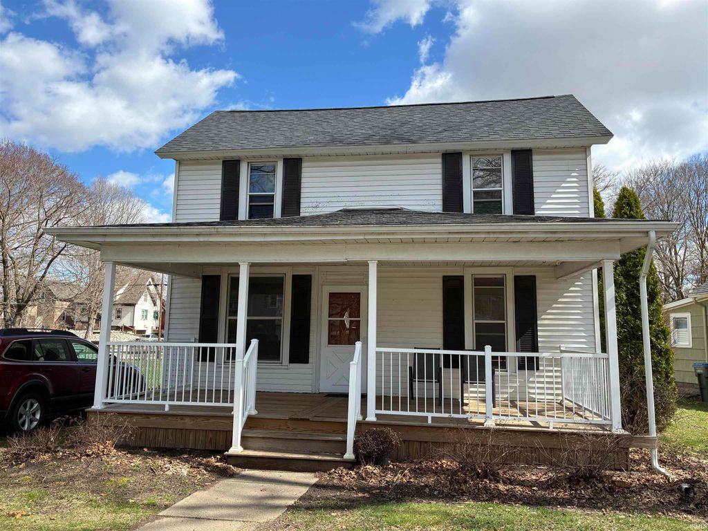 Photo of 1104 Wilson Avenue, Goshen, IN 46526 (MLS # 202616427)