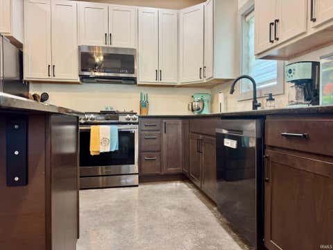 Tiny photo for 444 13th Street, Mitchell, IN 47446 (MLS # 202620725)
