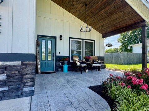 Tiny photo for 444 13th Street, Mitchell, IN 47446 (MLS # 202620725)