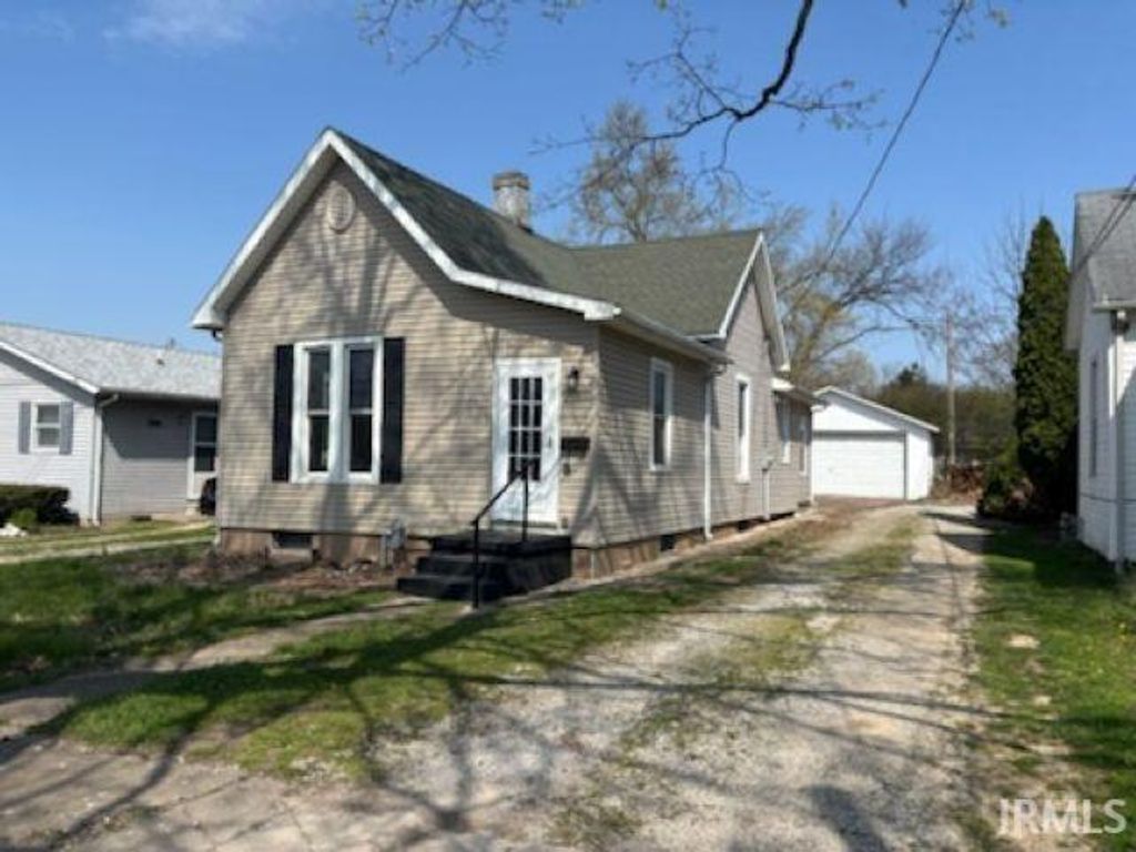 Photo of 621 Walnut Street, Rockport, IN 47635 (MLS # 202610172)