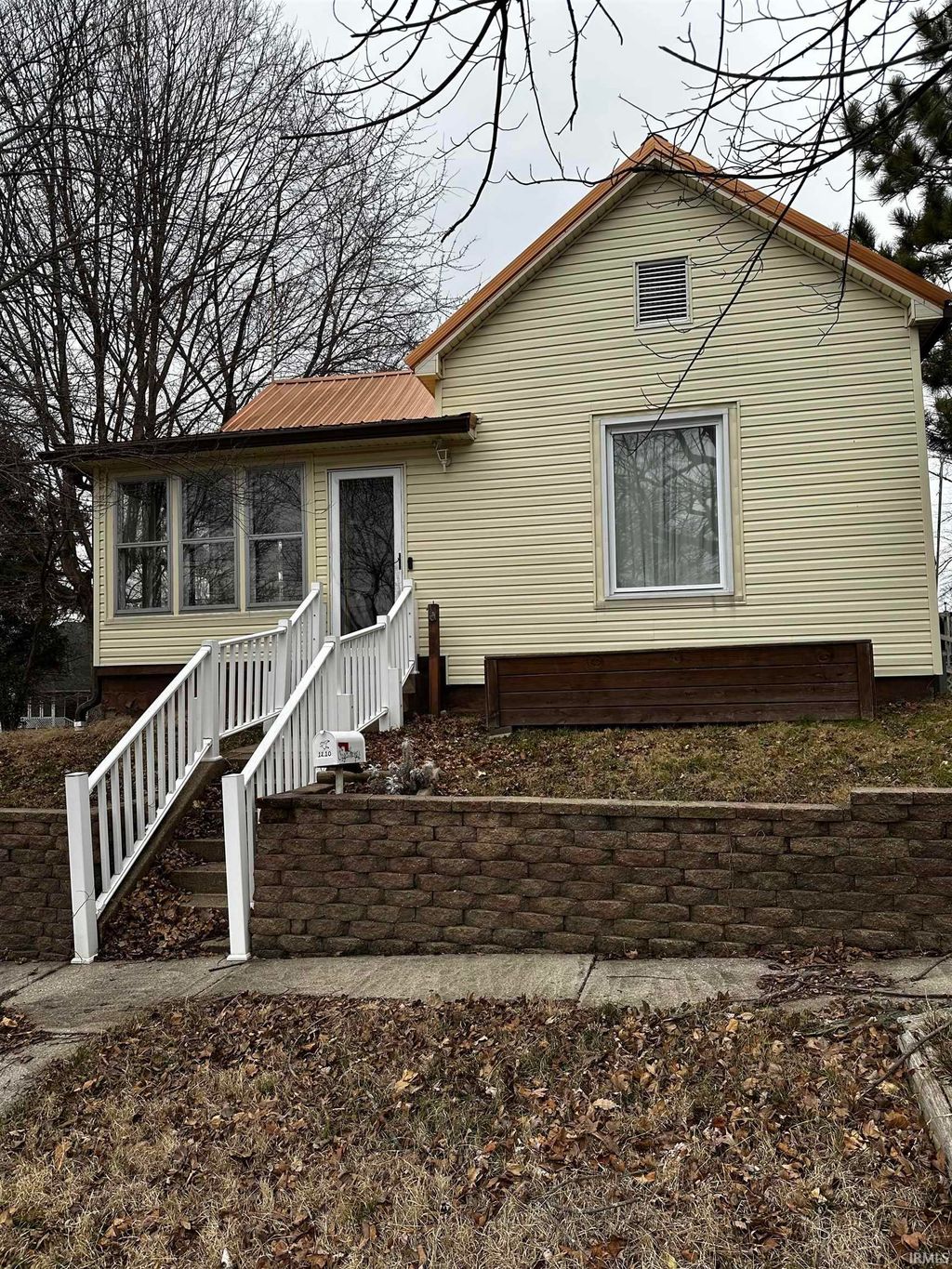 Photo of 1210 E Walnut Street, Petersburg, IN 47567 (MLS # 202600829)