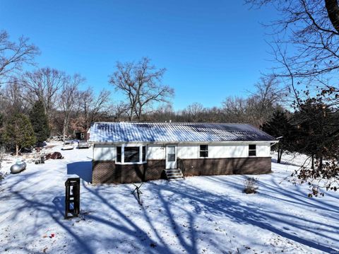Photo of 15500 W 450 North Road, Medaryville, IN 47957 (MLS # 202602182)