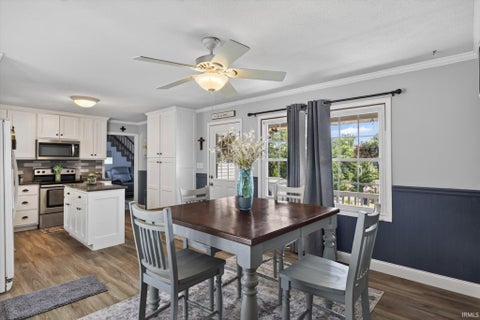 Tiny photo for 1243 Bellgrade Avenue, Loogootee, IN 47553 (MLS # 202630675)