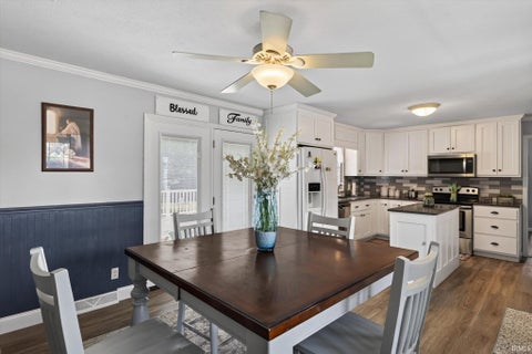 Tiny photo for 1243 Bellgrade Avenue, Loogootee, IN 47553 (MLS # 202630675)