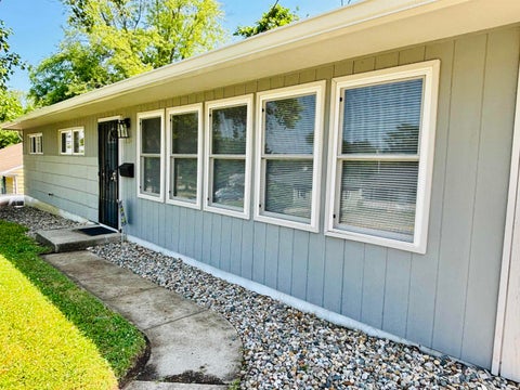 Tiny photo for 3134 Longlois Drive, Lafayette, IN 47904 (MLS # 202622368)