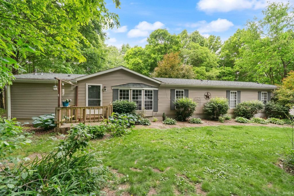 Photo of 1900 Dogwood Estates Rd NW Rd, Palmyra, IN 47164 (MLS # 202609741)