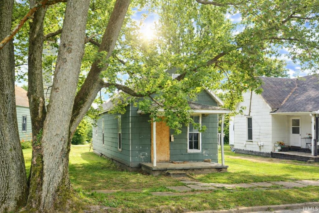 Photo of 1307 W Walnut Street, Washington, IN 47501 (MLS # 202605753)