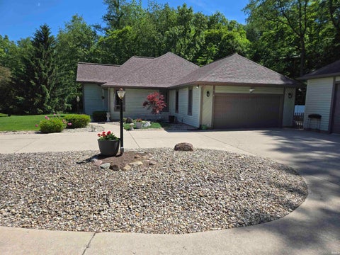 Tiny photo for 5231 Kings Court CT, Logansport, IN 46947 (MLS # 202637561)