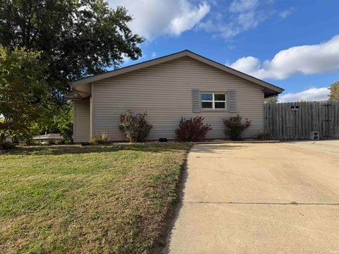 Tiny photo for 5215 Mohawk Drive, Kokomo, IN 46902 (MLS # 202644035)