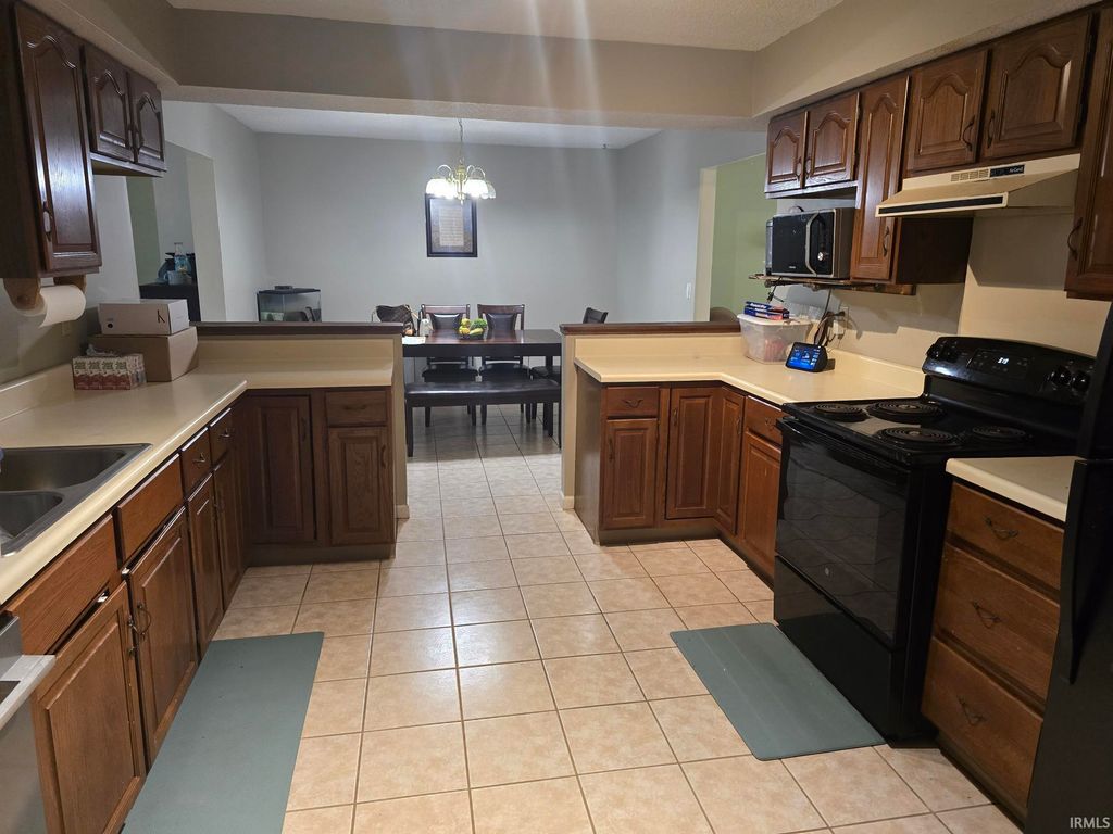 Photo of 318 Gayle Drive, Sweetser, IN 46987 (MLS # 202549281)