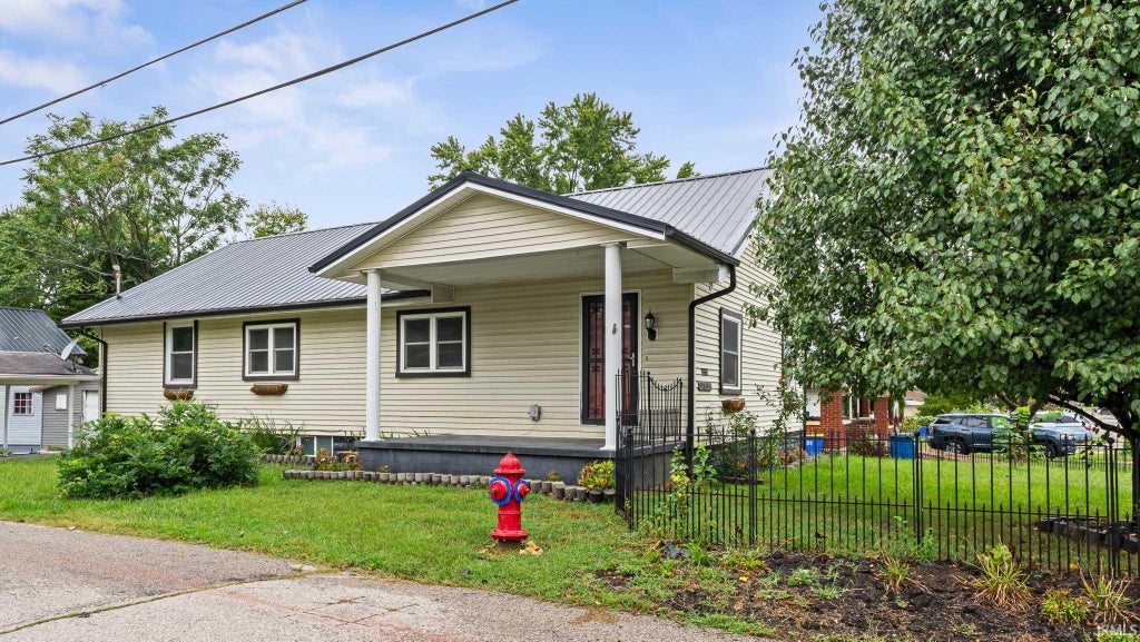 Photo of 2931 Washington Avenue, Bedford, IN 47421 (MLS # 202639285)