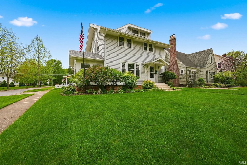 Photo of 2022 Lawndale Drive, Fort Wayne, IN 46805 (MLS # 202615407)