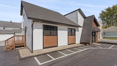 Tiny photo for 600 E Markland Avenue, Kokomo, IN 46902 (MLS # 202542849)
