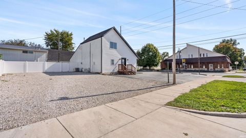 Tiny photo for 600 E Markland Avenue, Kokomo, IN 46902 (MLS # 202542849)
