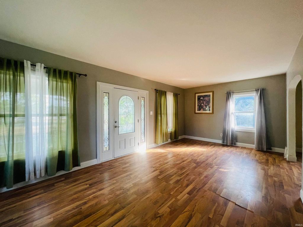 Photo of 1024 E Beardsley Avenue, Elkhart, IN 46514 (MLS # 202619775)