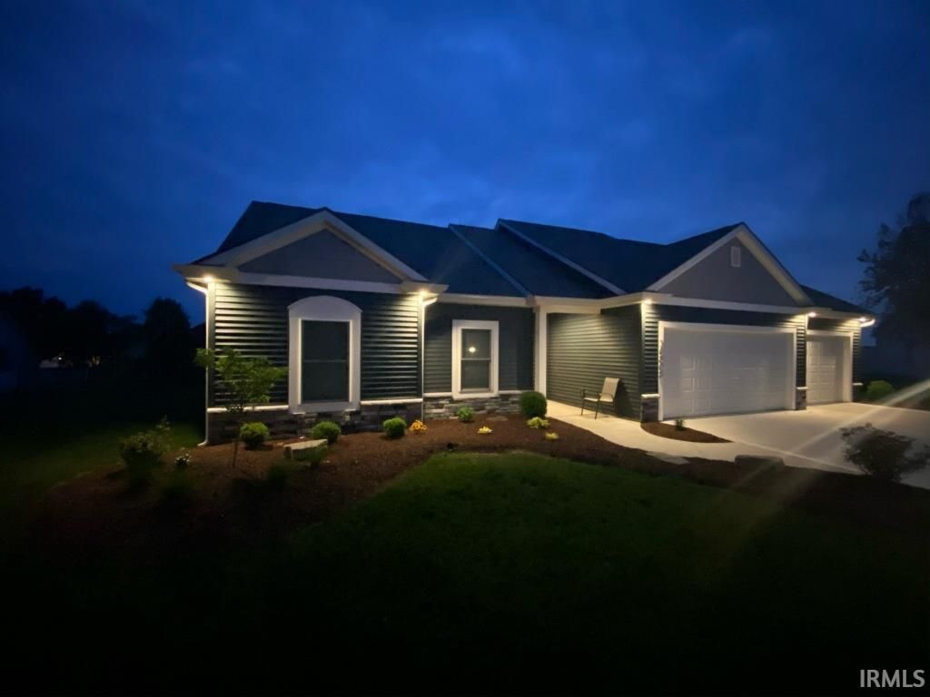 Photo of 16308 Hawk Ridge Court, Harlan, IN 46743 (MLS # 202547869)