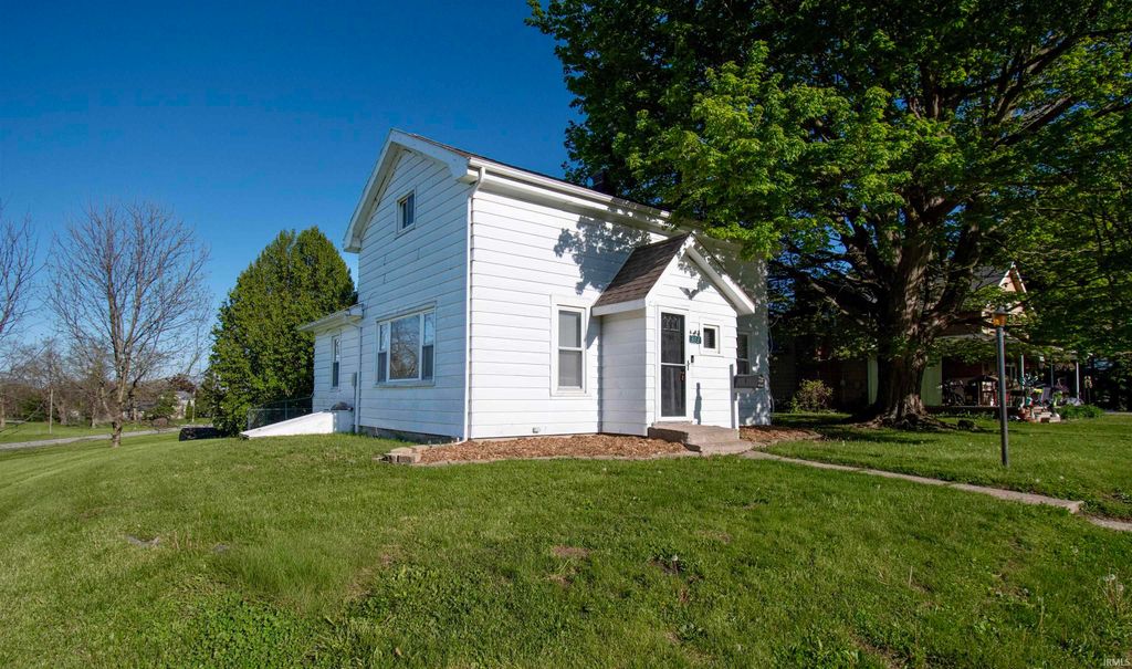 Photo of 303 Cherry Street, Albion, IN 46701 (MLS # 202617403)