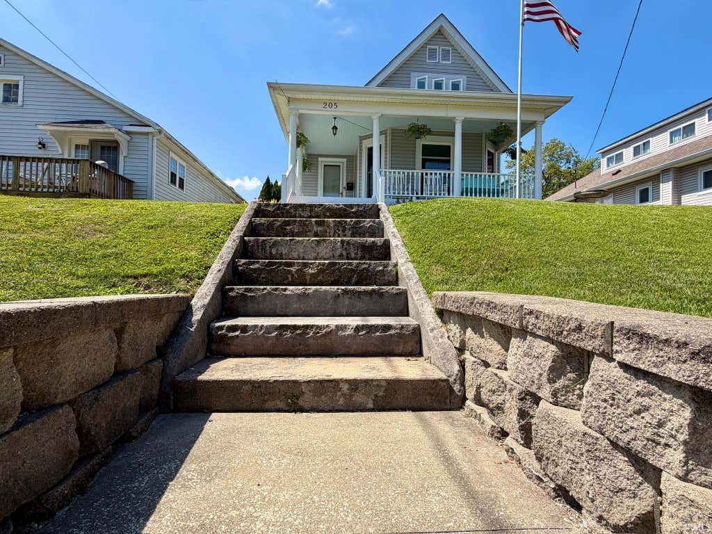 Photo of 205 Lincoln Avenue, Bedford, IN 47421 (MLS # 202635069)