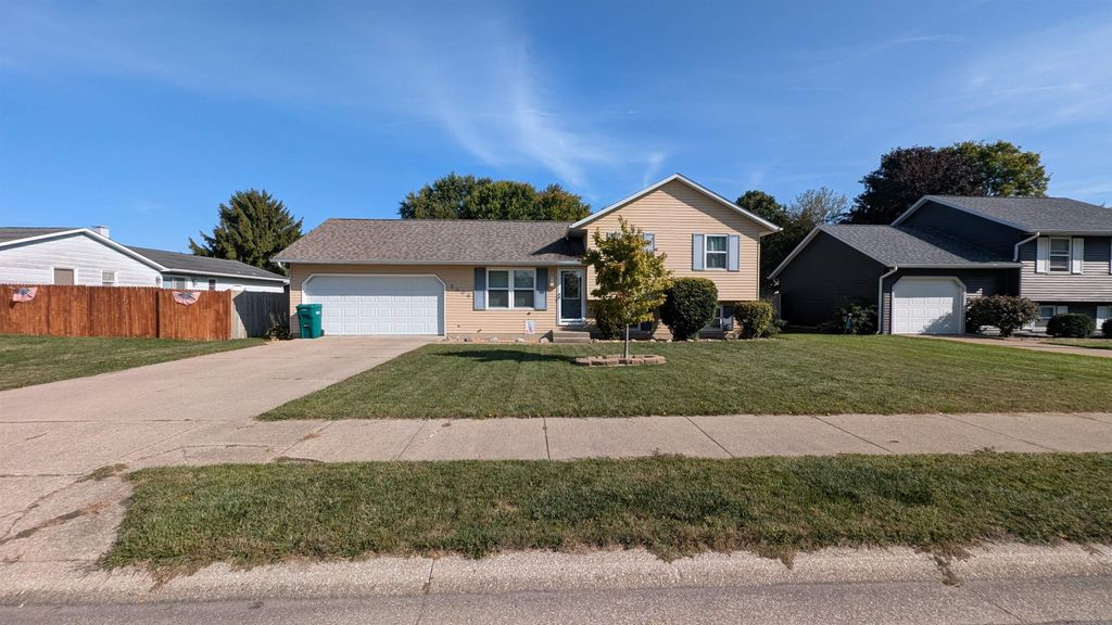 Photo of 2406 E 9th Street, Mishawaka, IN 46544 (MLS # 202536511)