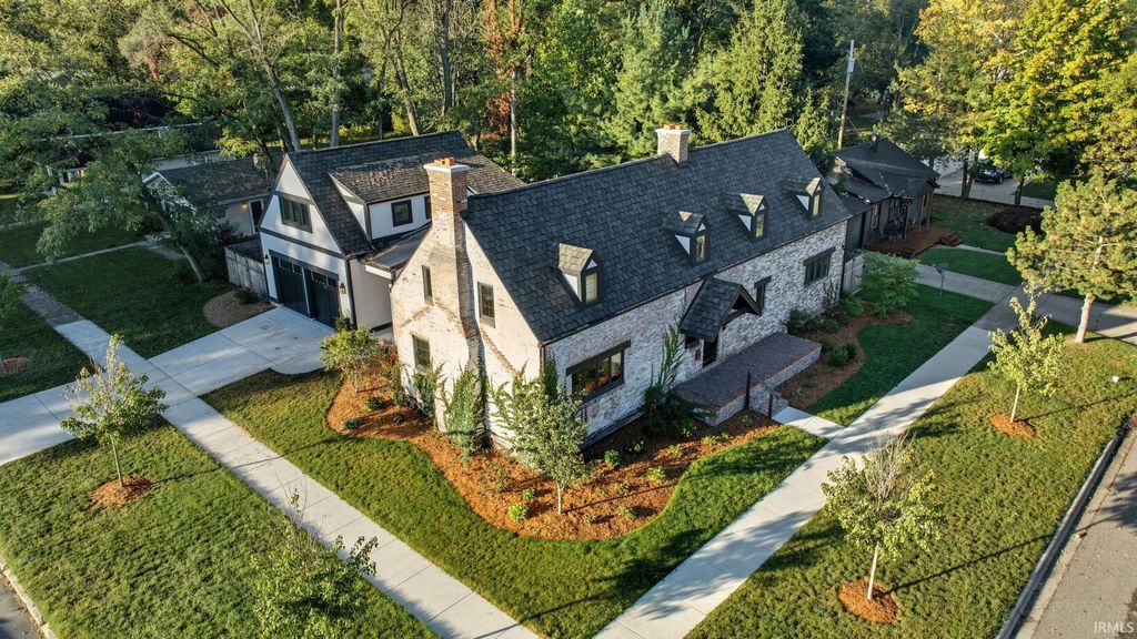 Photo of 522 Napoleon Street, South Bend, IN 46617 (MLS # 202607157)