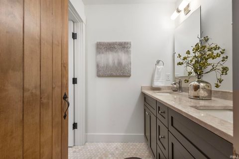 Tiny photo for 522 Napoleon Street, South Bend, IN 46617 (MLS # 202607157)