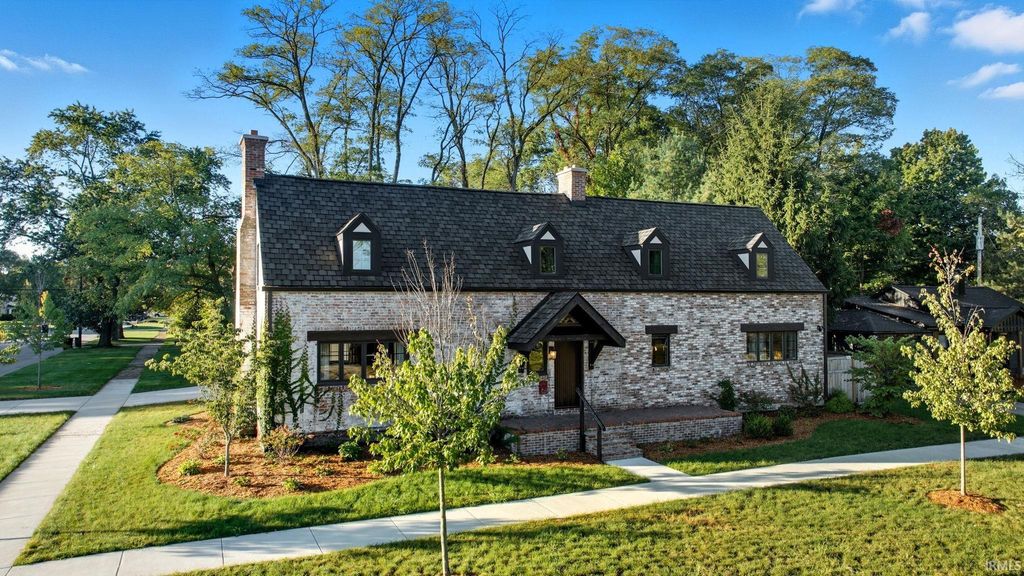 Photo of 522 Napoleon Street, South Bend, IN 46617 (MLS # 202607157)