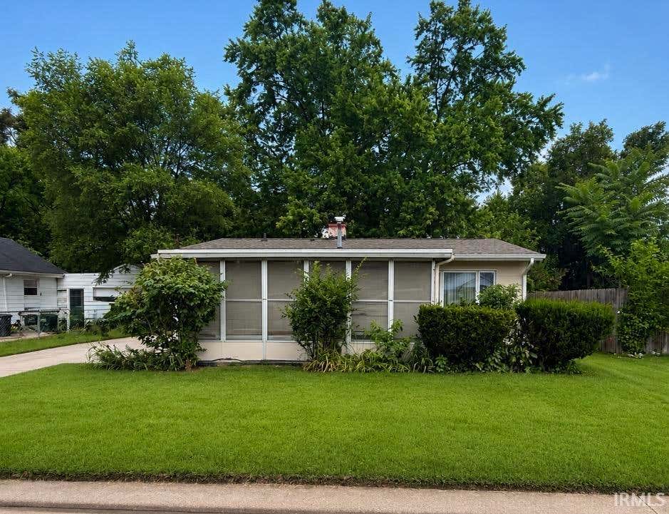 Photo of 315 S 35th Street Street, South Bend, IN 46615 (MLS # 202629113)