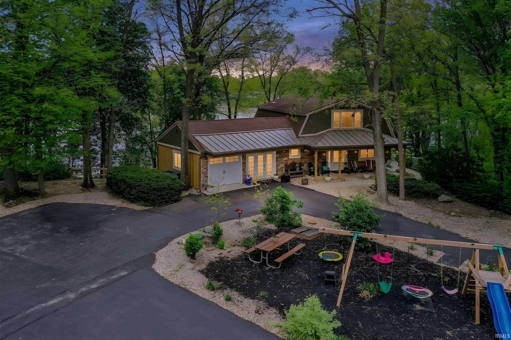 Photo of 17 Point Lane, Arcadia, IN 46030 (MLS # 202615791)