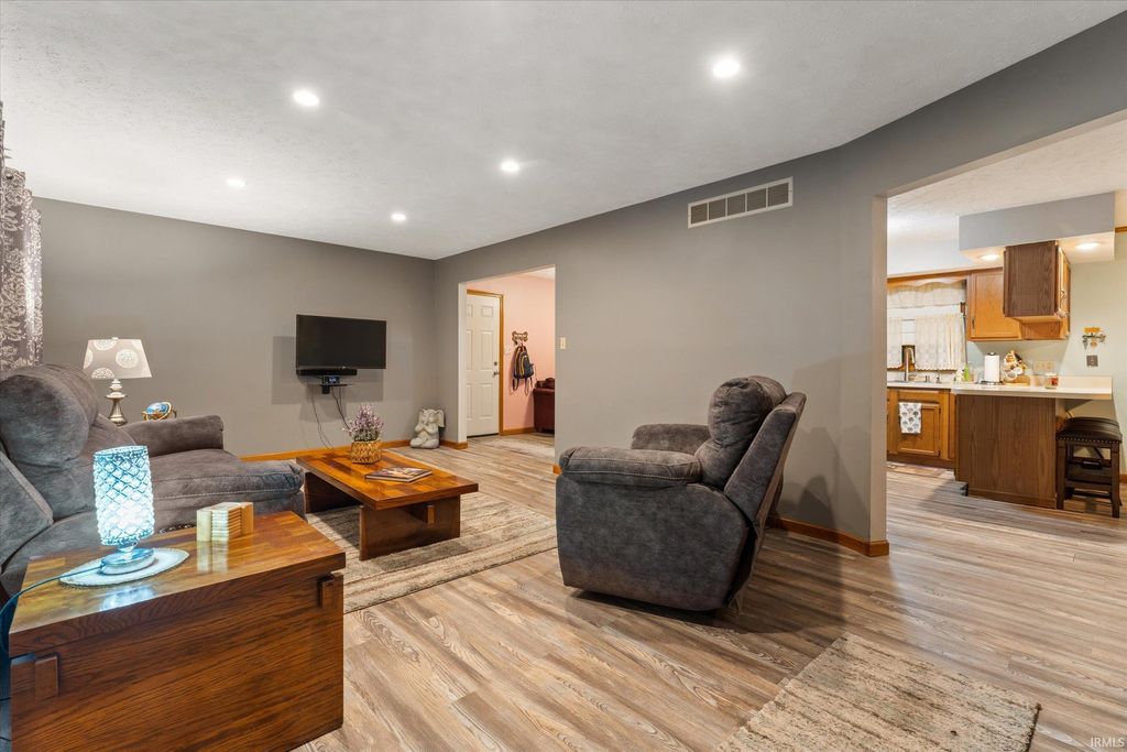 Photo of 54921 Luan Drive, Osceola, IN 46561 (MLS # 202546695)