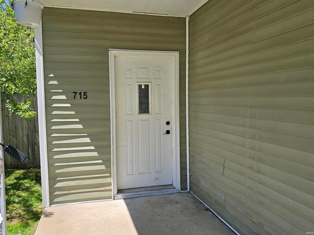 Photo of 715 S Stormont Street, Princeton, IN 47670 (MLS # 202614122)