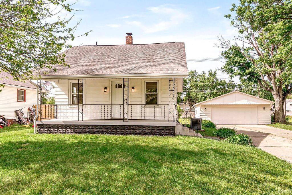 Photo of 3624 York Street, Mishawaka, IN 46544 (MLS # 202619778)