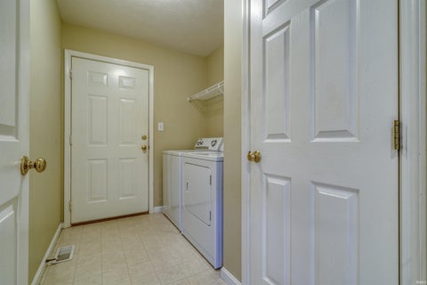 Tiny photo for 3014 Crescendo Court, Evansville, IN 47725 (MLS # 202637980)