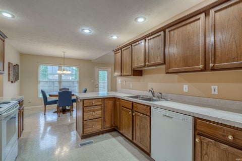 Tiny photo for 3014 Crescendo Court, Evansville, IN 47725 (MLS # 202637980)