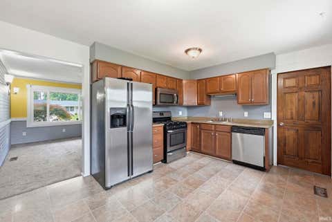Tiny photo for 8312 Santa Fe Trail, Fort Wayne, IN 46815 (MLS # 202634368)