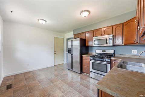 Tiny photo for 8312 Santa Fe Trail, Fort Wayne, IN 46815 (MLS # 202634368)