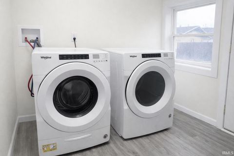 Tiny photo for 311 E Broadway Street, Kokomo, IN 46901 (MLS # 202607392)