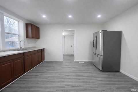 Tiny photo for 311 E Broadway Street, Kokomo, IN 46901 (MLS # 202607392)