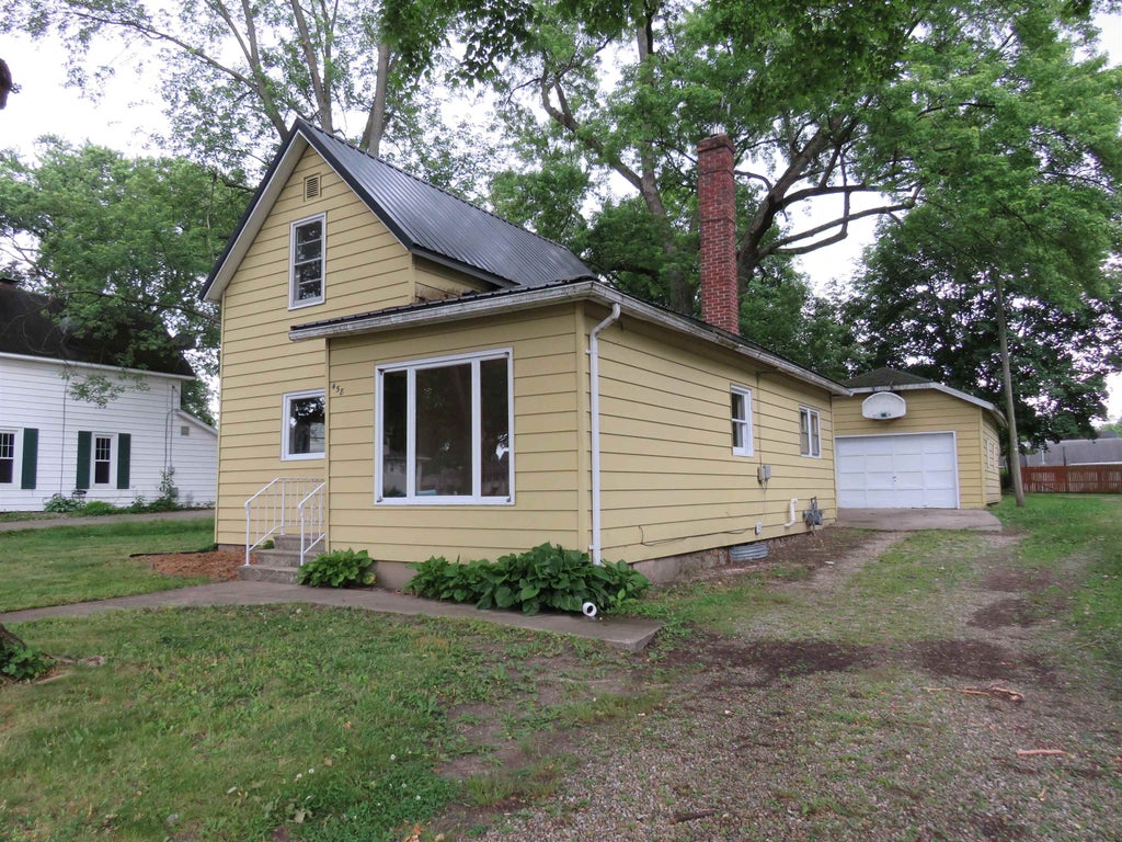 Photo of 458 N Clark Street, Nappanee, IN 46550 (MLS # 202624119)