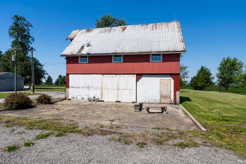 Tiny photo for 2144 S County Rd 1300 E, Frankfort, IN 46041 (MLS # 202625135)