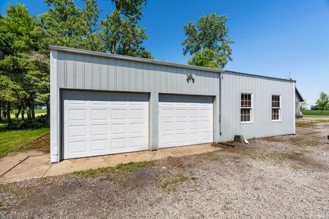 Tiny photo for 2144 S County Rd 1300 E, Frankfort, IN 46041 (MLS # 202625135)